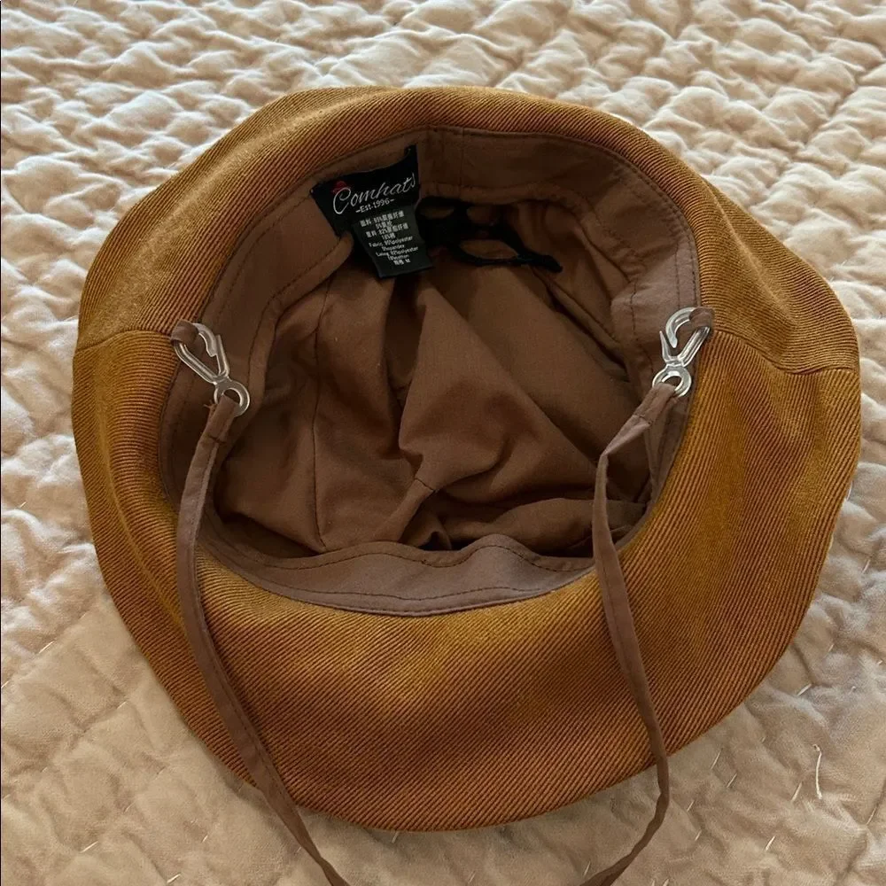 Comhats vintage caramel cloche bucket hat with a chin strap and drawstring